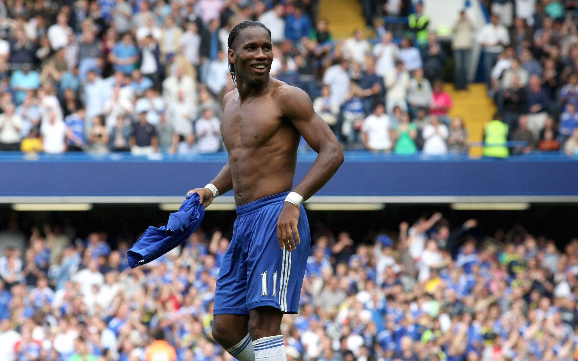 “华金·托比利亚的攻守兼备，成为美洲狮队不可忽视的存在”